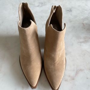 Dolce Vita Gigietta tan booties. New with tags